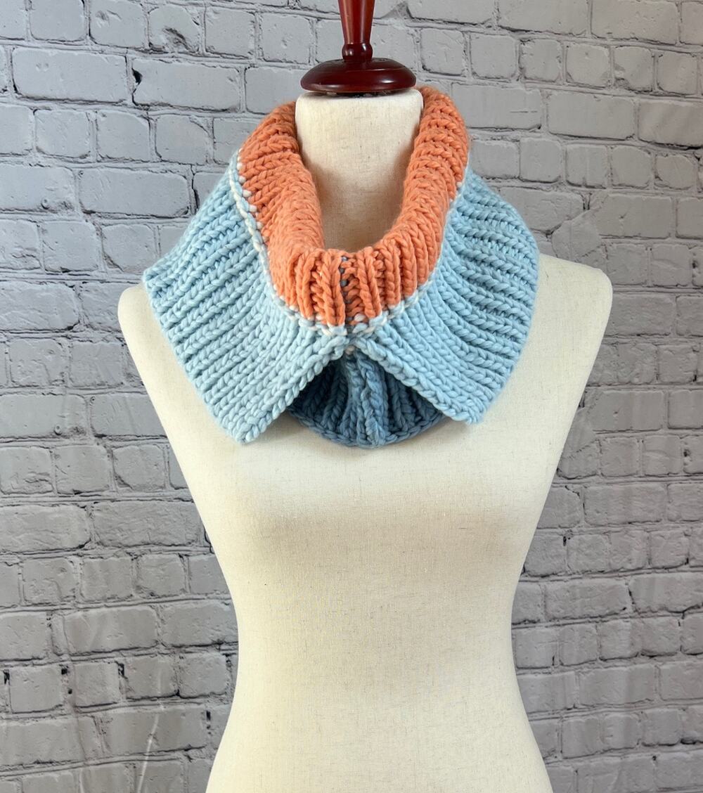 Wild Fable Women's Blue Knitted Infinity Scarf One Size NWT